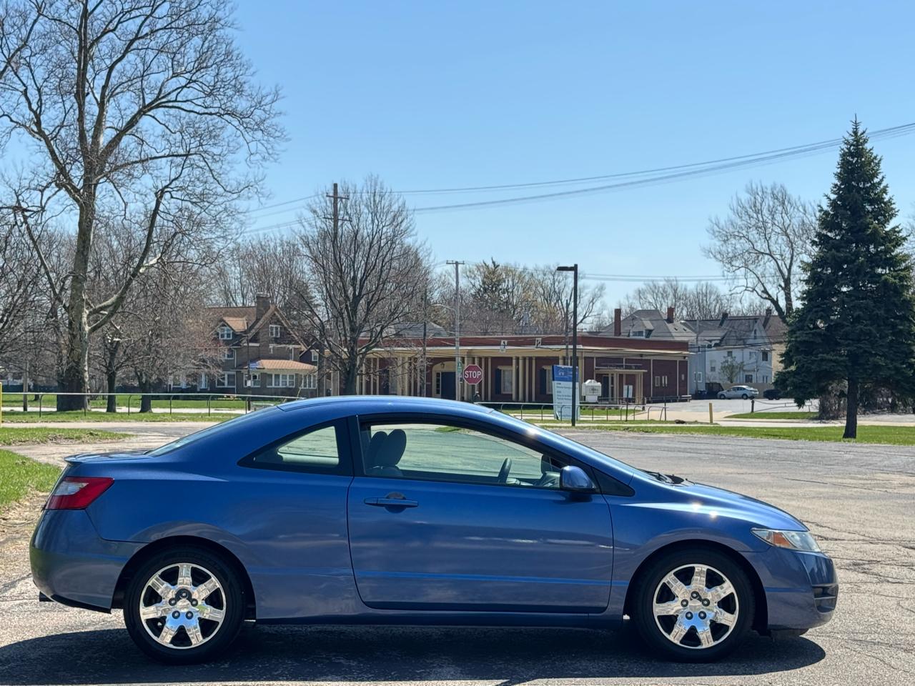 Honda Civic LX Coupe 5-Speed AT 2010