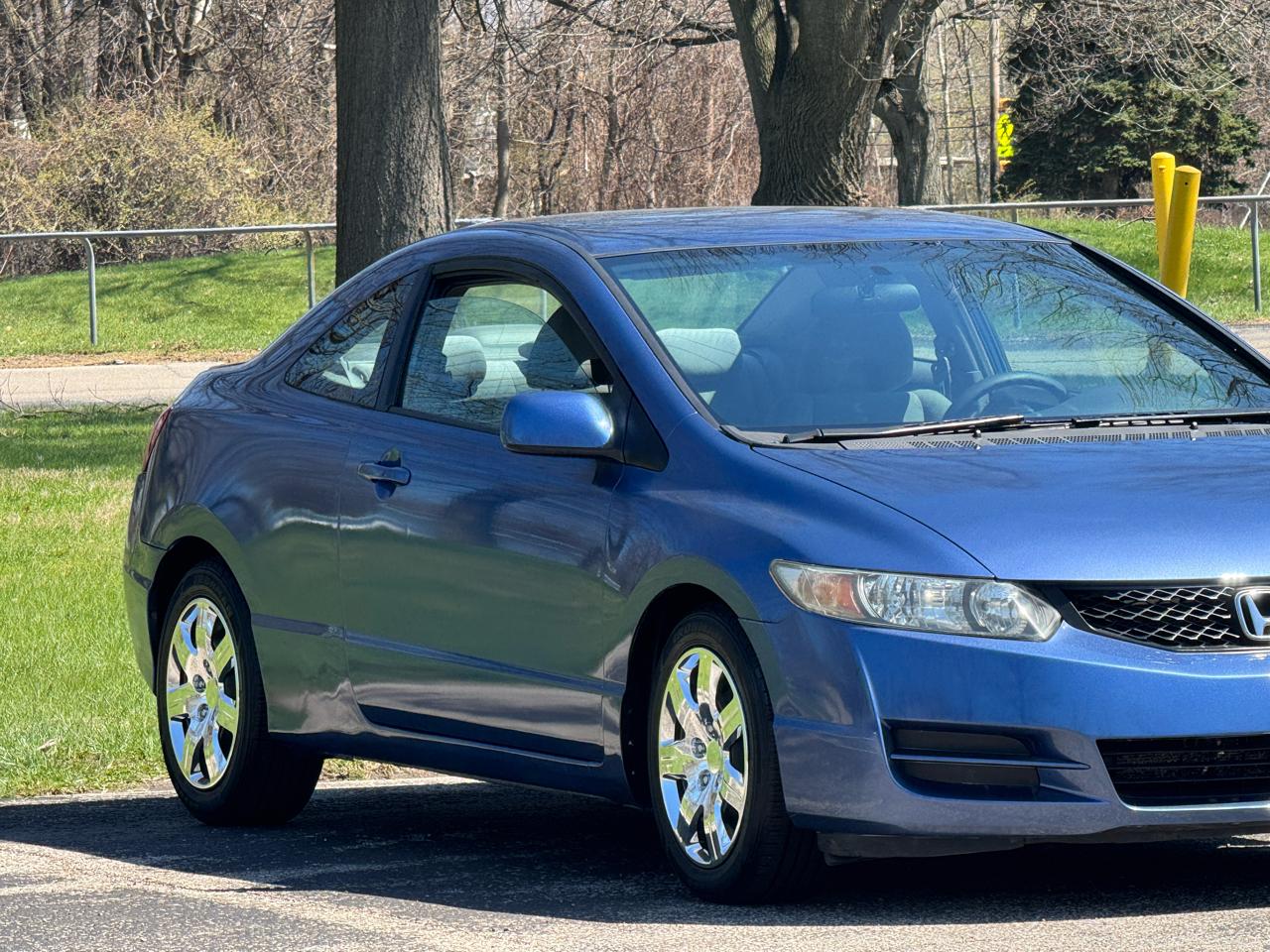 Honda Civic LX Coupe 5-Speed AT 2010