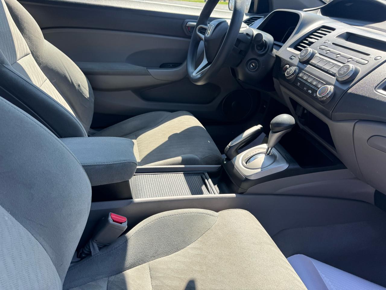 Honda Civic LX Coupe 5-Speed AT 2010