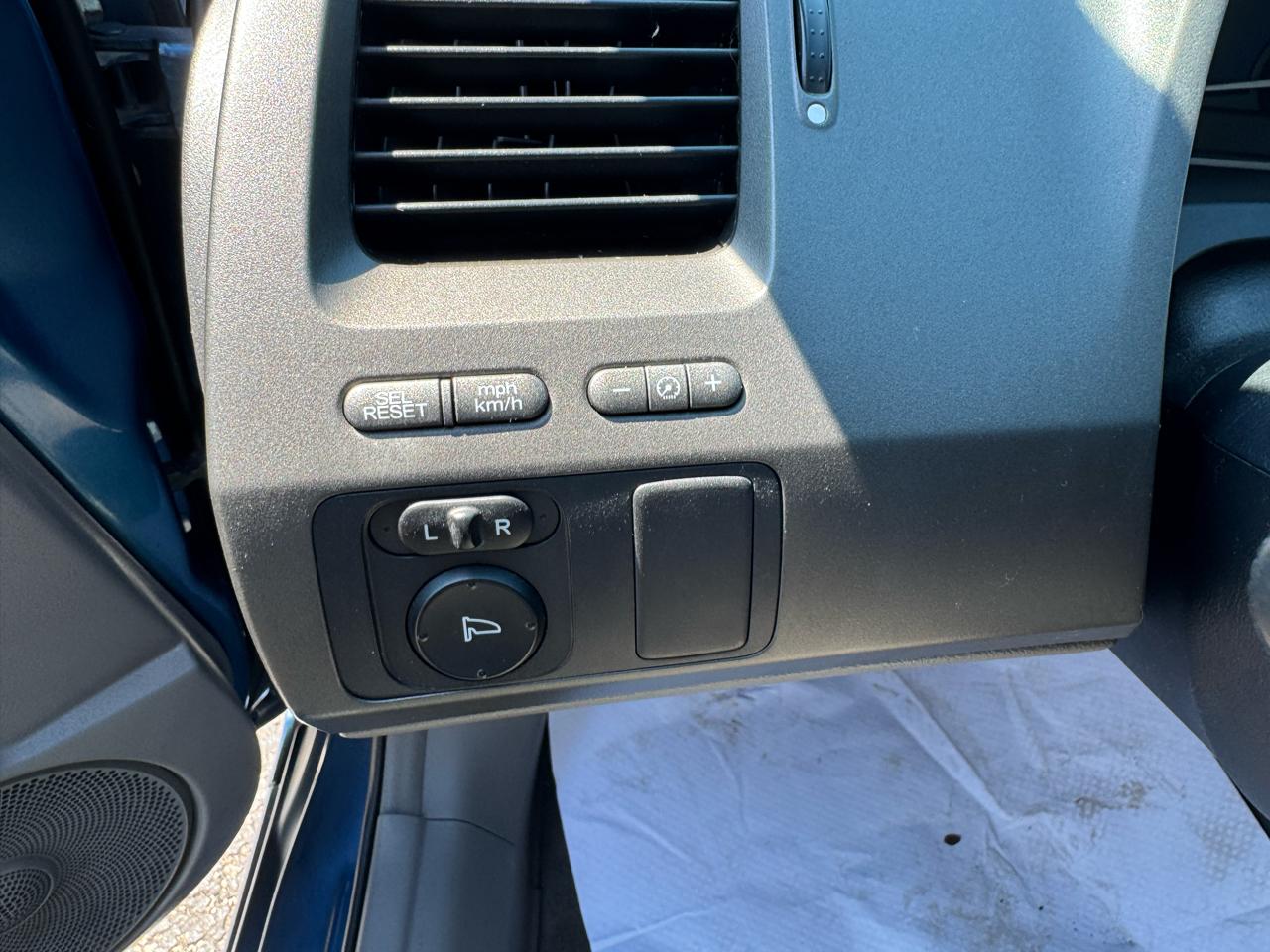 Honda Civic LX Coupe 5-Speed AT 2010