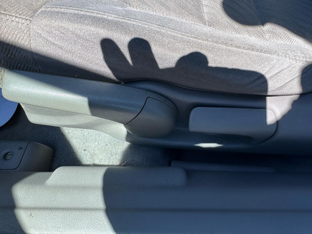 Honda Civic LX Coupe 5-Speed AT 2010