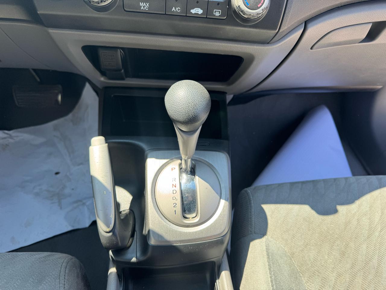 Honda Civic LX Coupe 5-Speed AT 2010