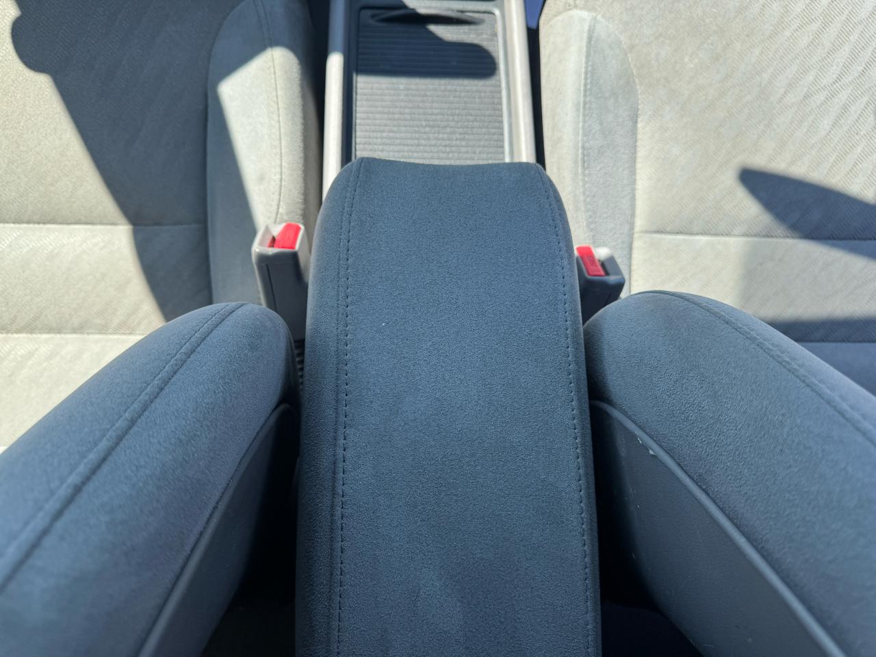 Honda Civic LX Coupe 5-Speed AT 2010