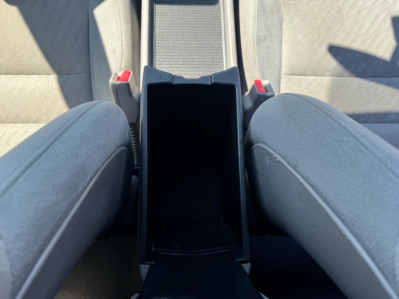 Honda Civic LX Coupe 5-Speed AT 2010