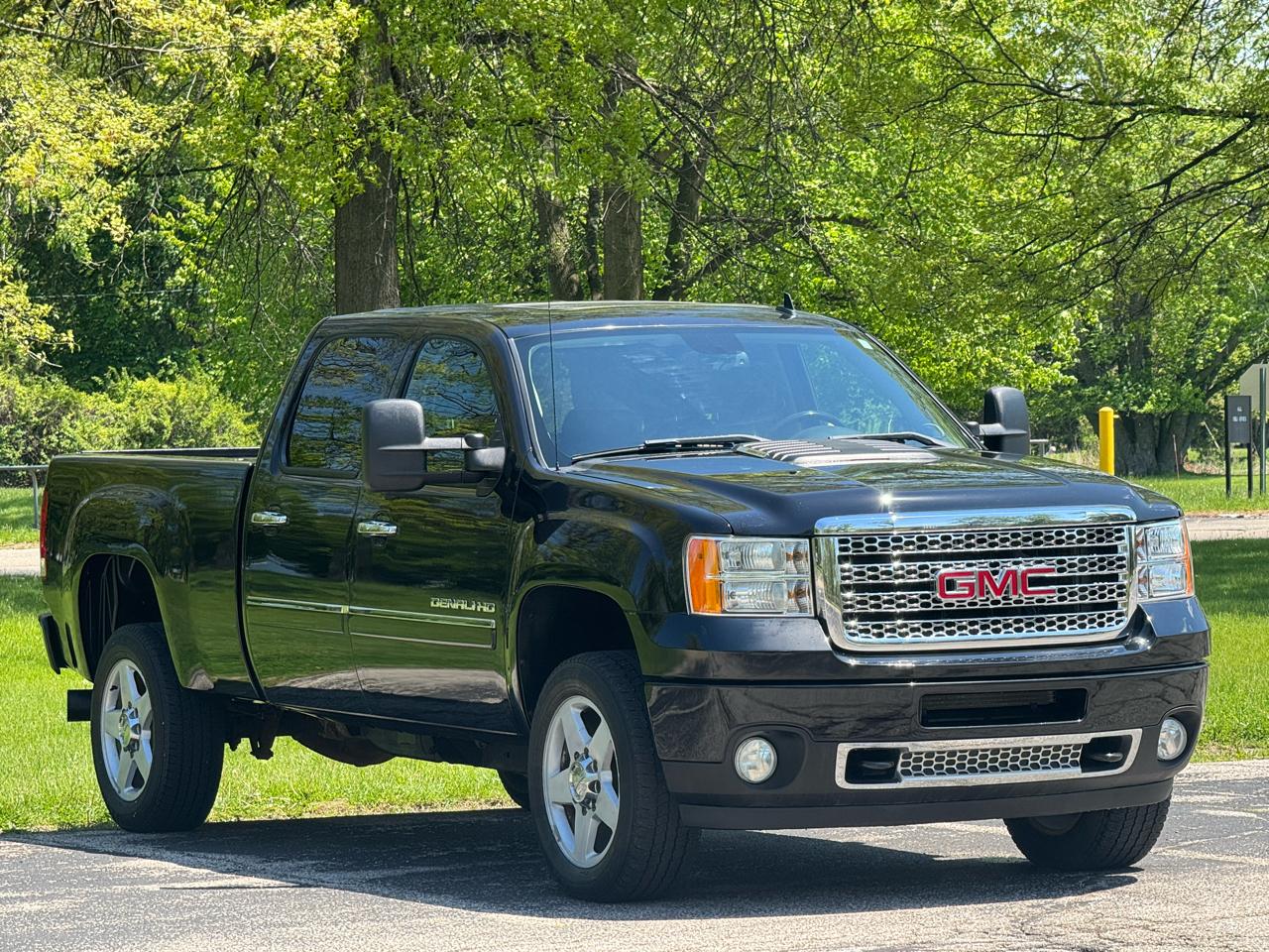GMC Sierra 2500HD Denali Crew Cab 4WD 2011