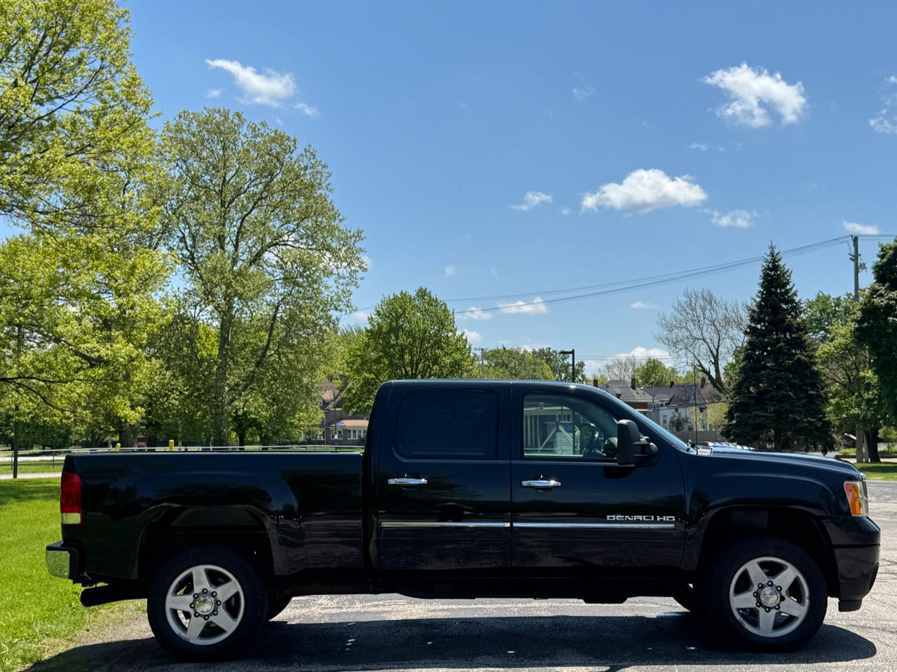 GMC Sierra 2500HD Denali Crew Cab 4WD 2011