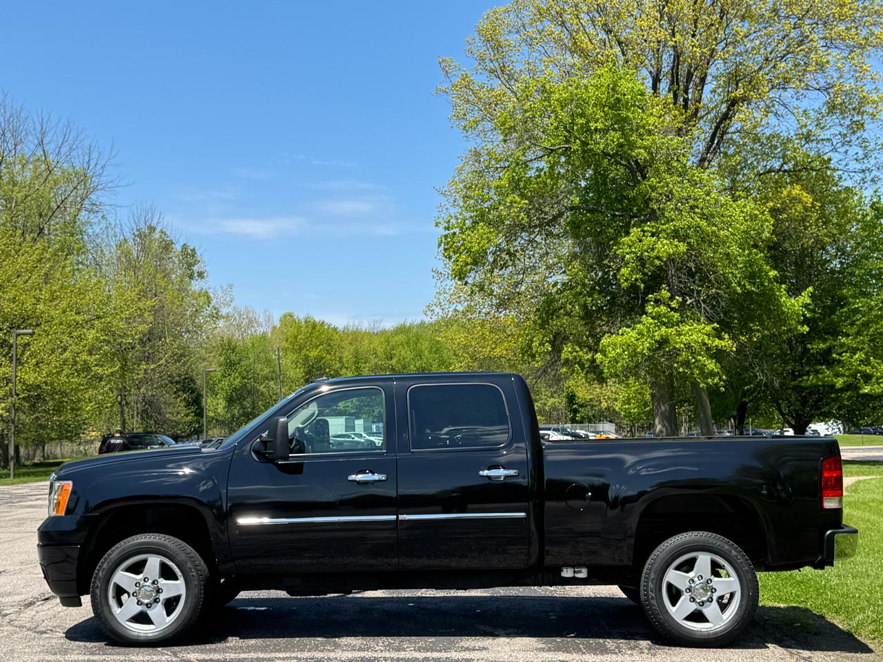 GMC Sierra 2500HD Denali Crew Cab 4WD 2011