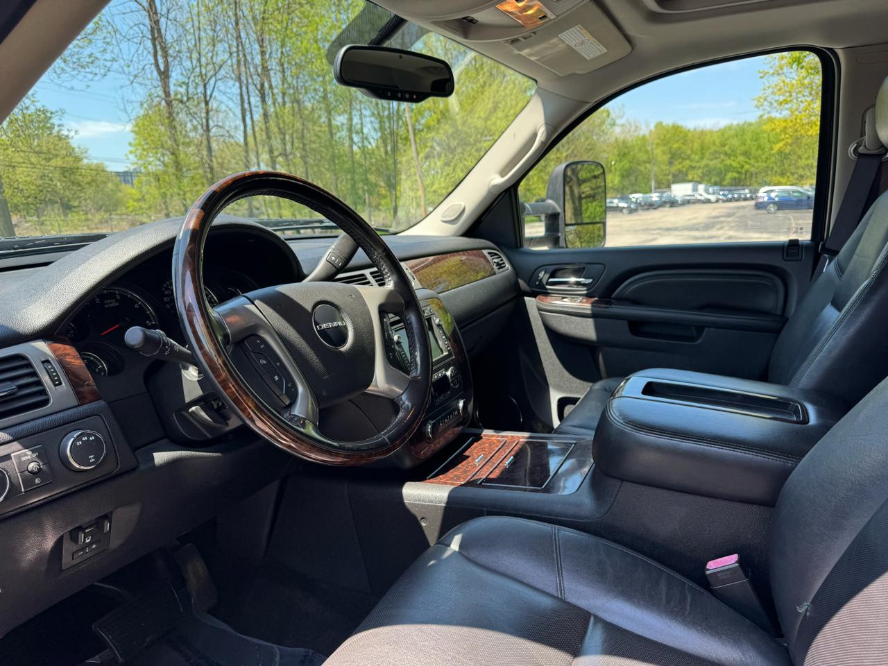 GMC Sierra 2500HD Denali Crew Cab 4WD 2011