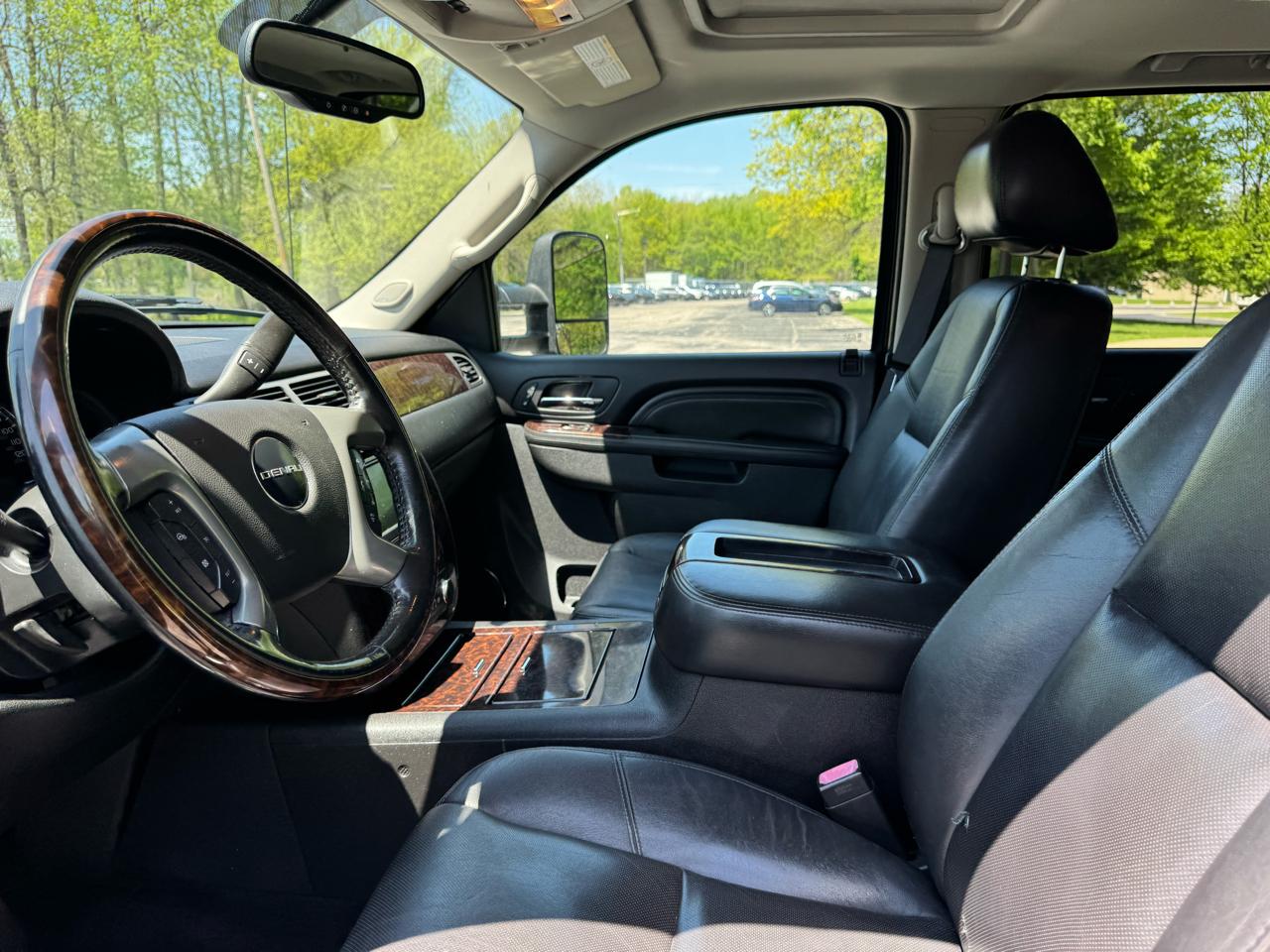 GMC Sierra 2500HD Denali Crew Cab 4WD 2011