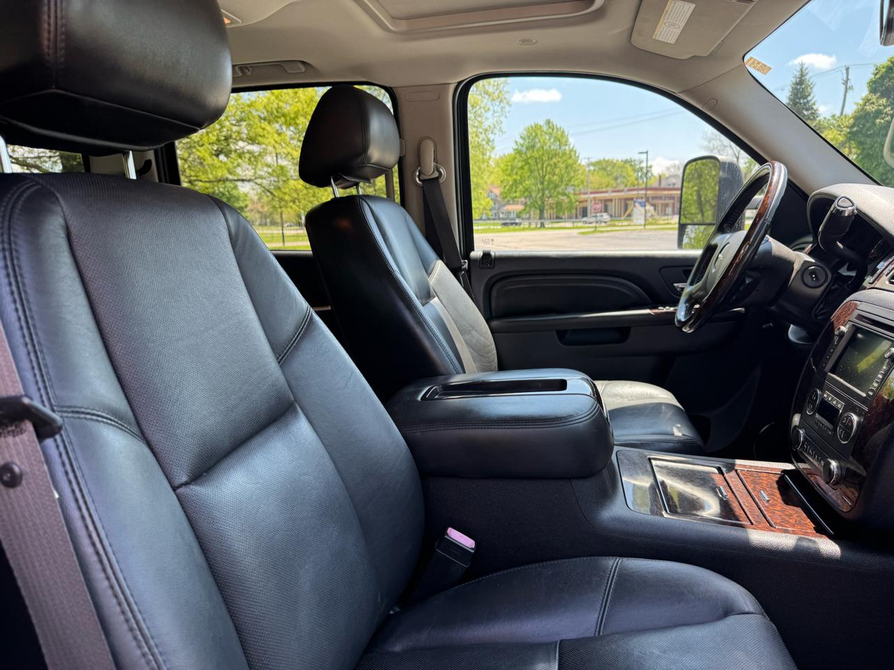 GMC Sierra 2500HD Denali Crew Cab 4WD 2011