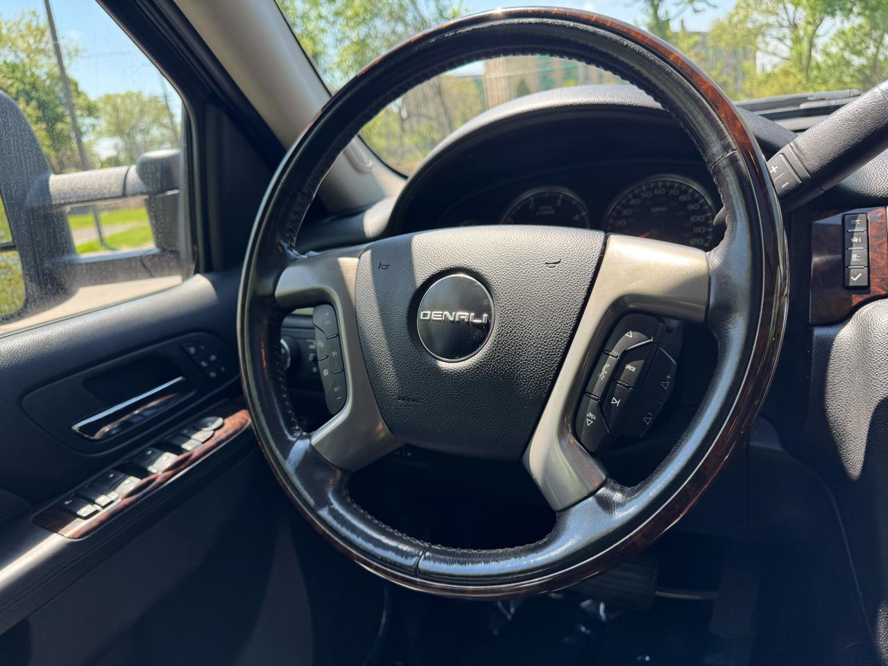 GMC Sierra 2500HD Denali Crew Cab 4WD 2011