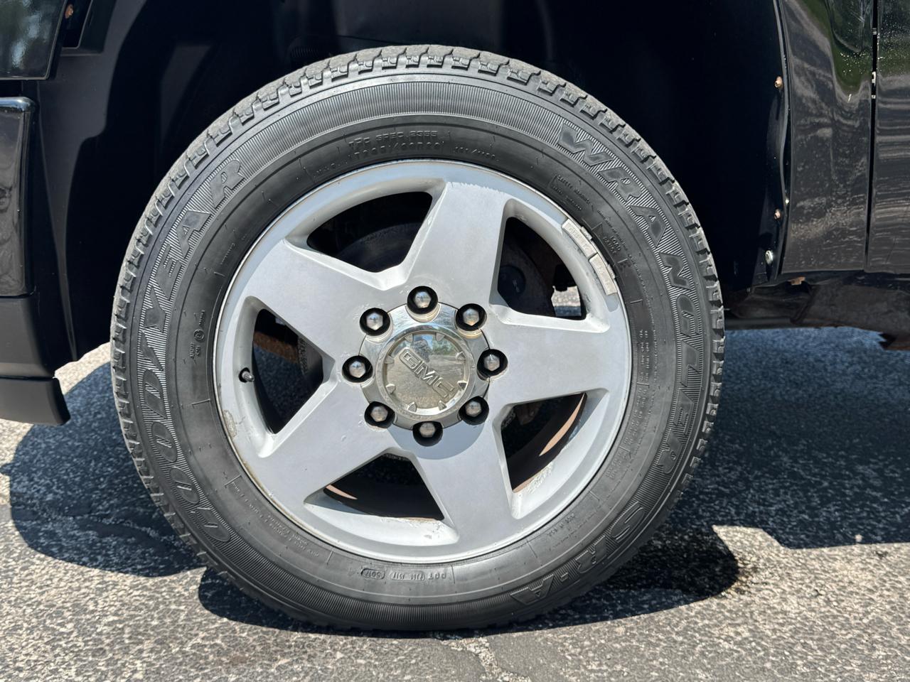 GMC Sierra 2500HD Denali Crew Cab 4WD 2011