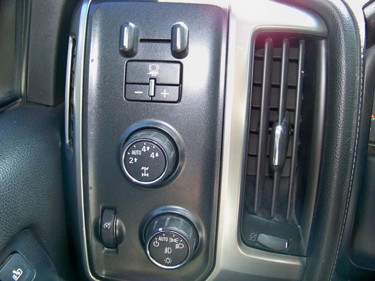 Chevrolet Silverado 1500 LTZ Crew Cab 4WD 2014