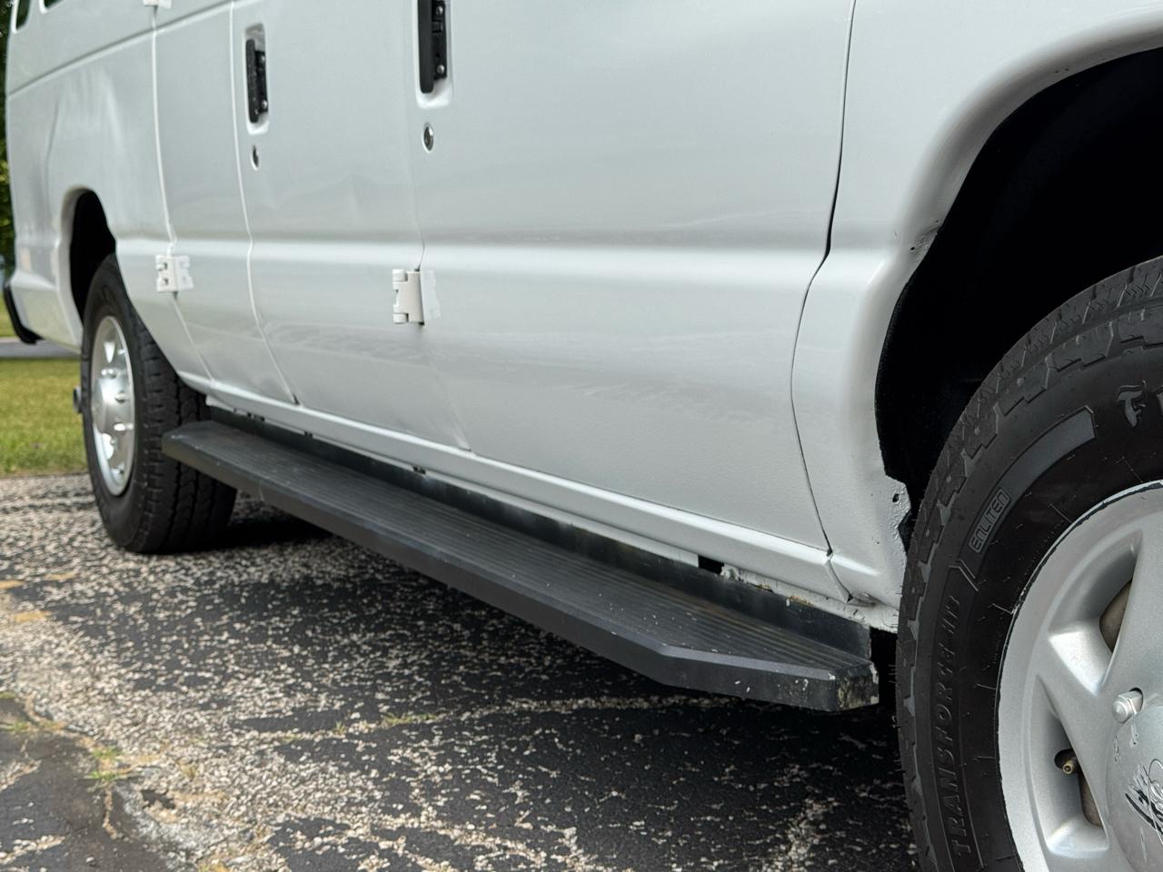 Ford Econoline  2010