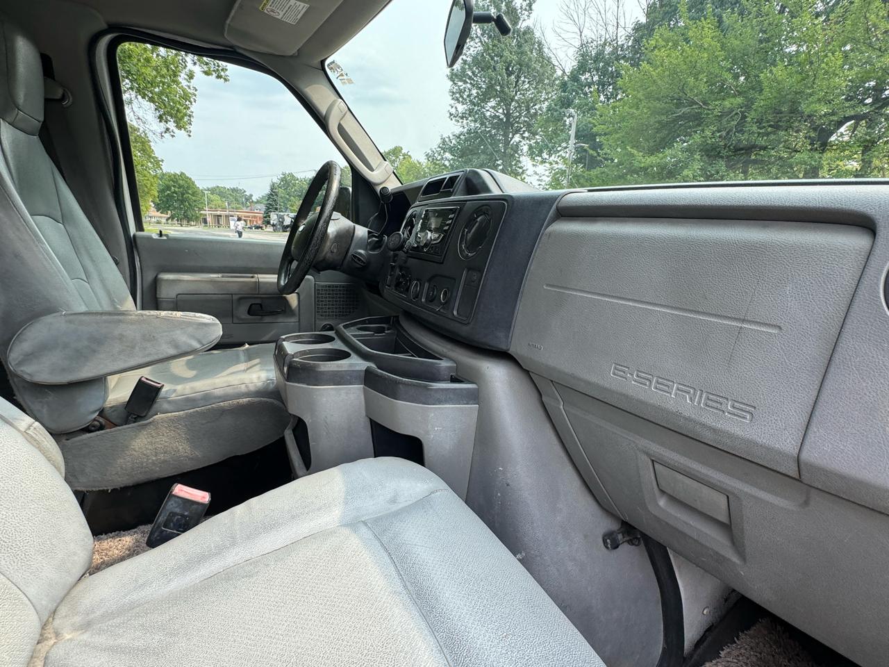 Ford Econoline  2010