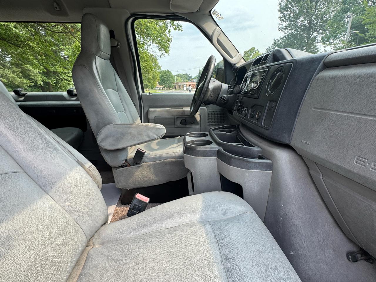 Ford Econoline  2010