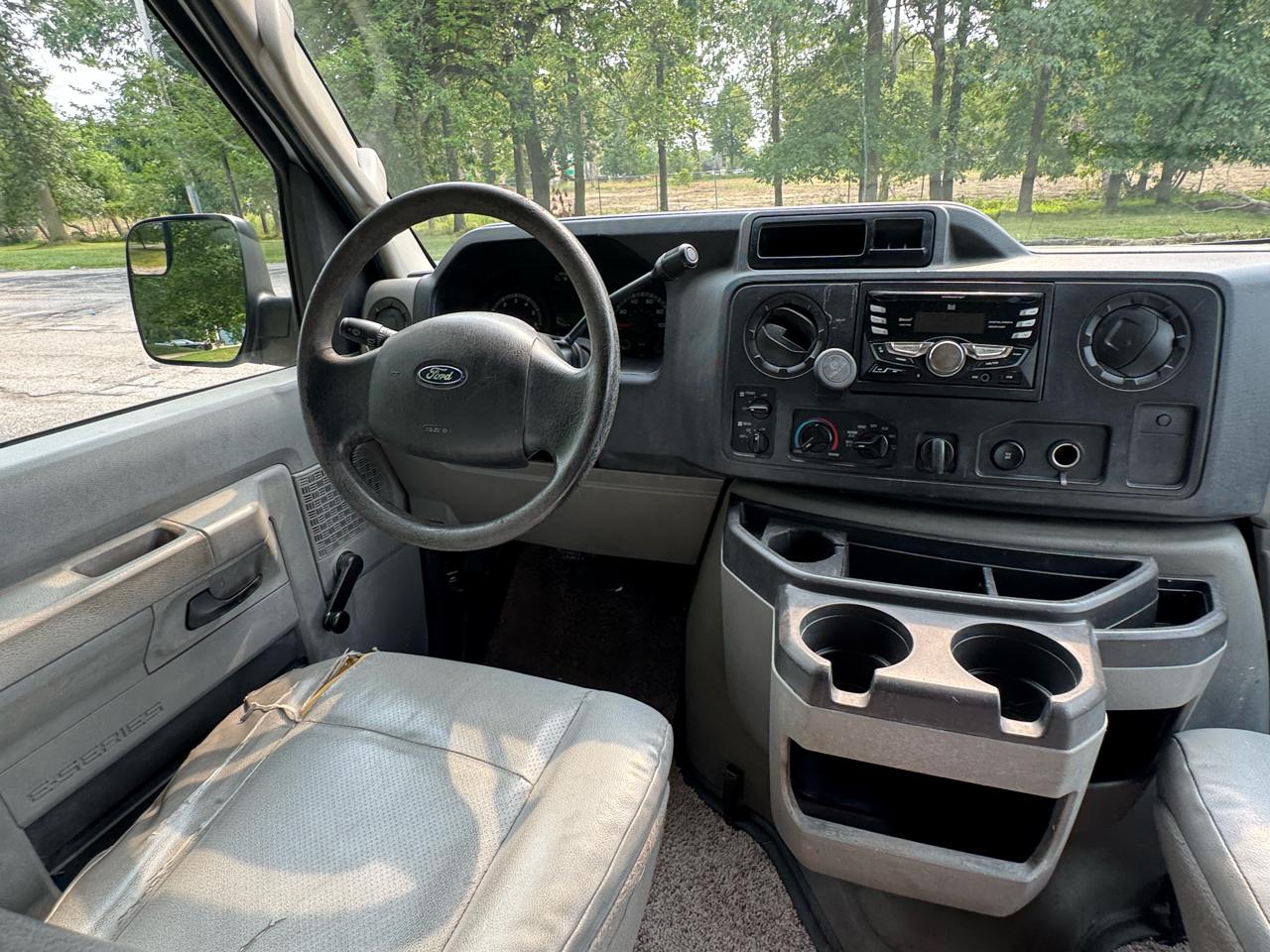 Ford Econoline  2010