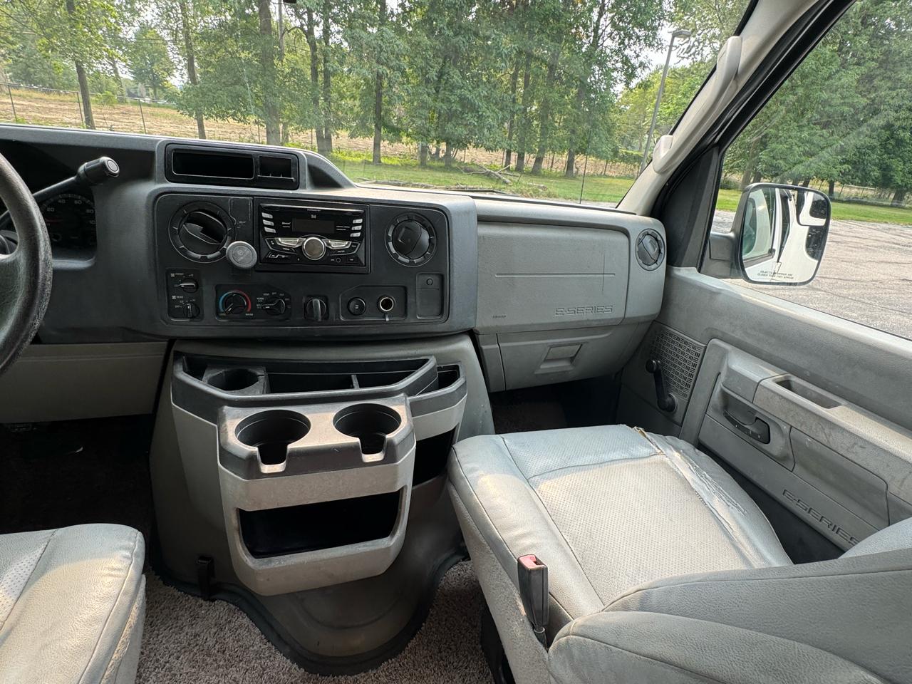 Ford Econoline  2010