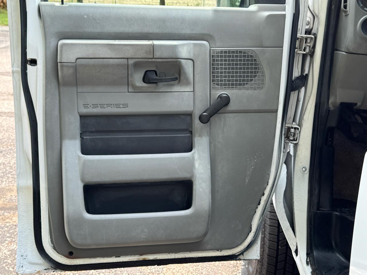 Ford Econoline  2010