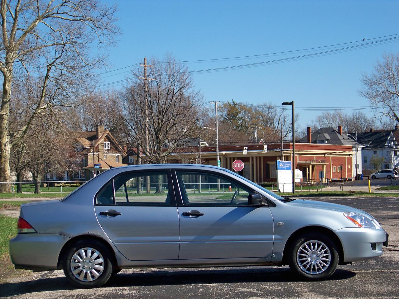 Mitsubishi Lancer ES 2005
