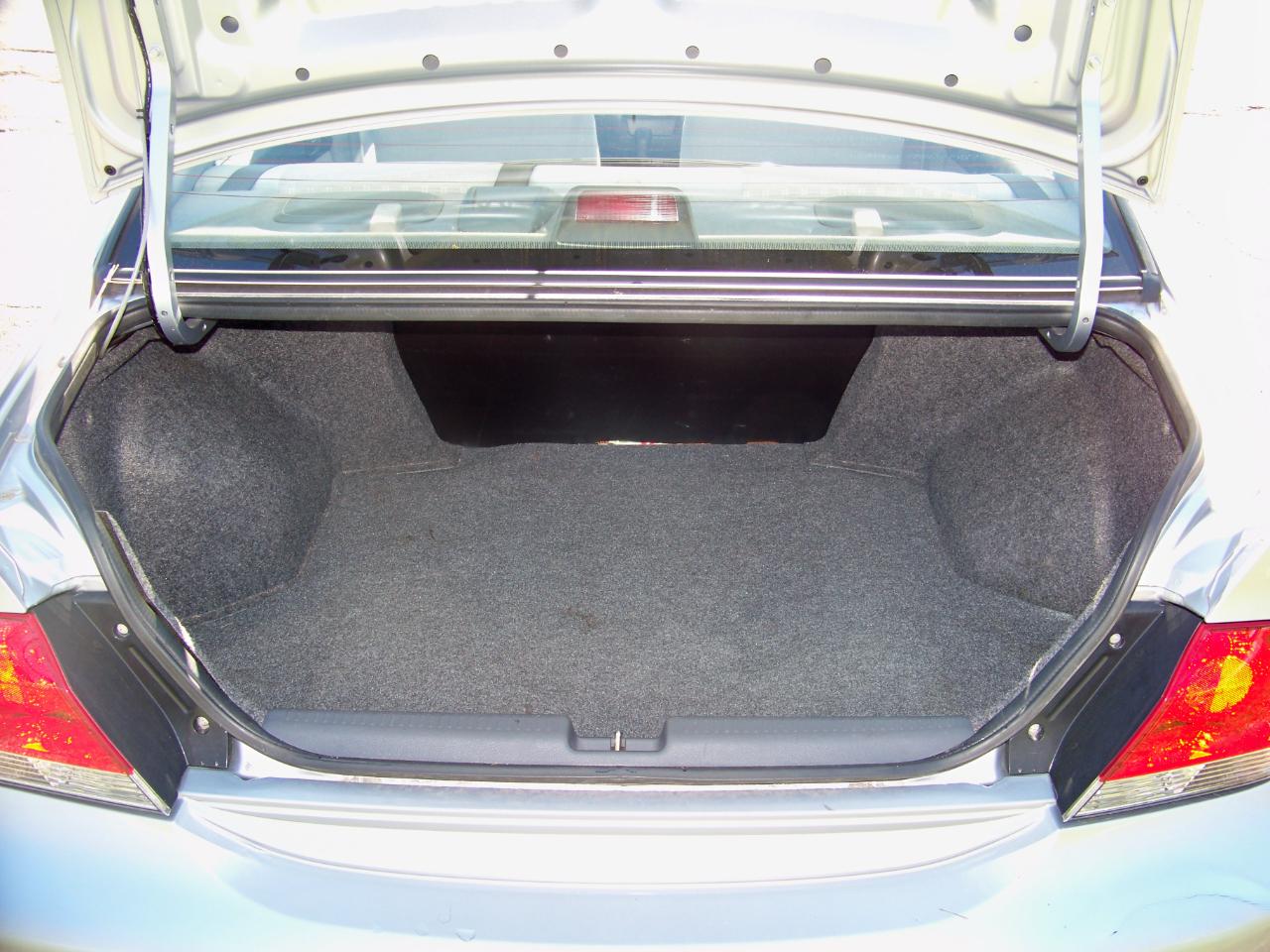 Mitsubishi Lancer ES 2005