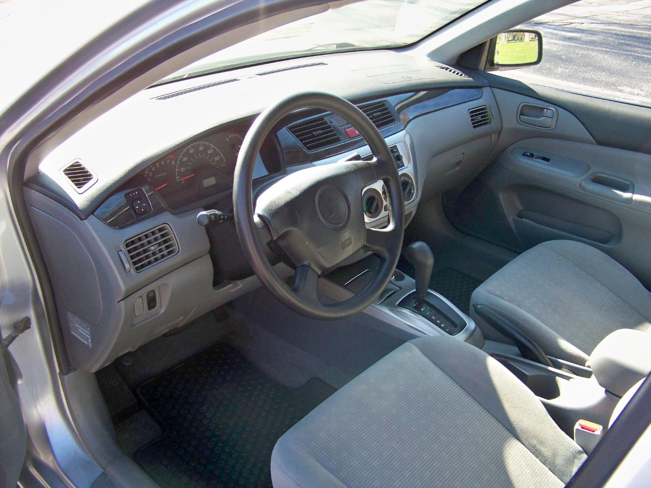 Mitsubishi Lancer ES 2005