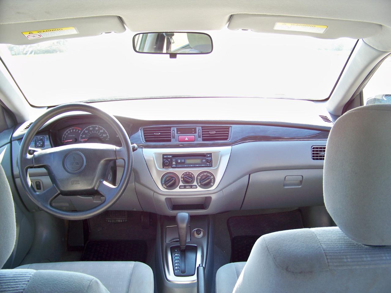 Mitsubishi Lancer ES 2005