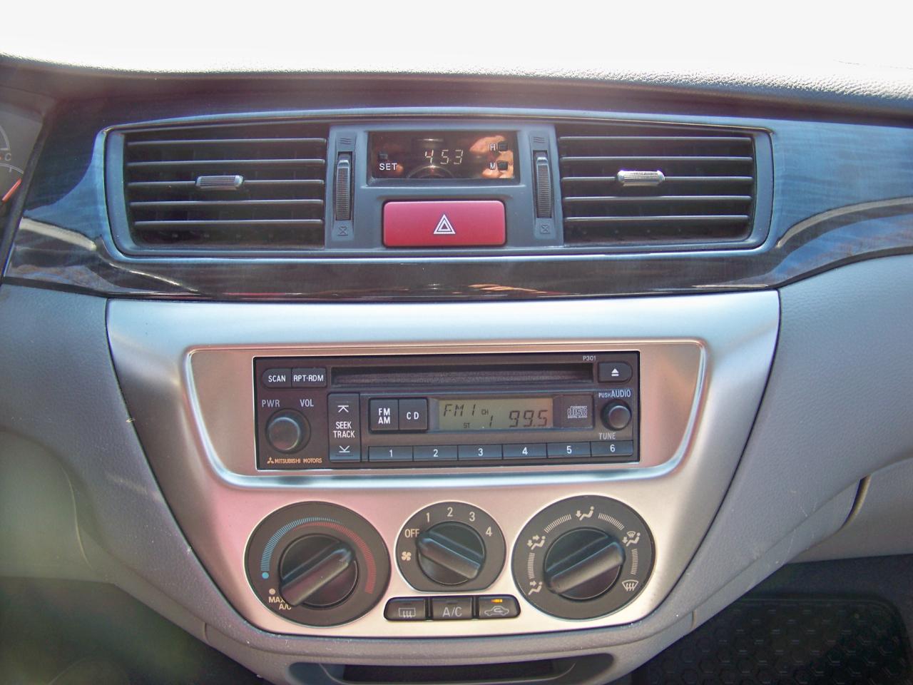 Mitsubishi Lancer ES 2005