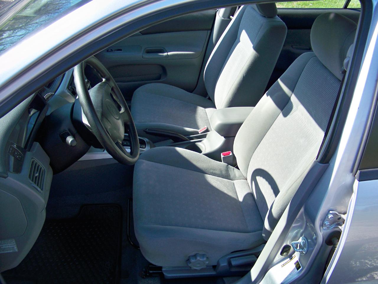 Mitsubishi Lancer ES 2005