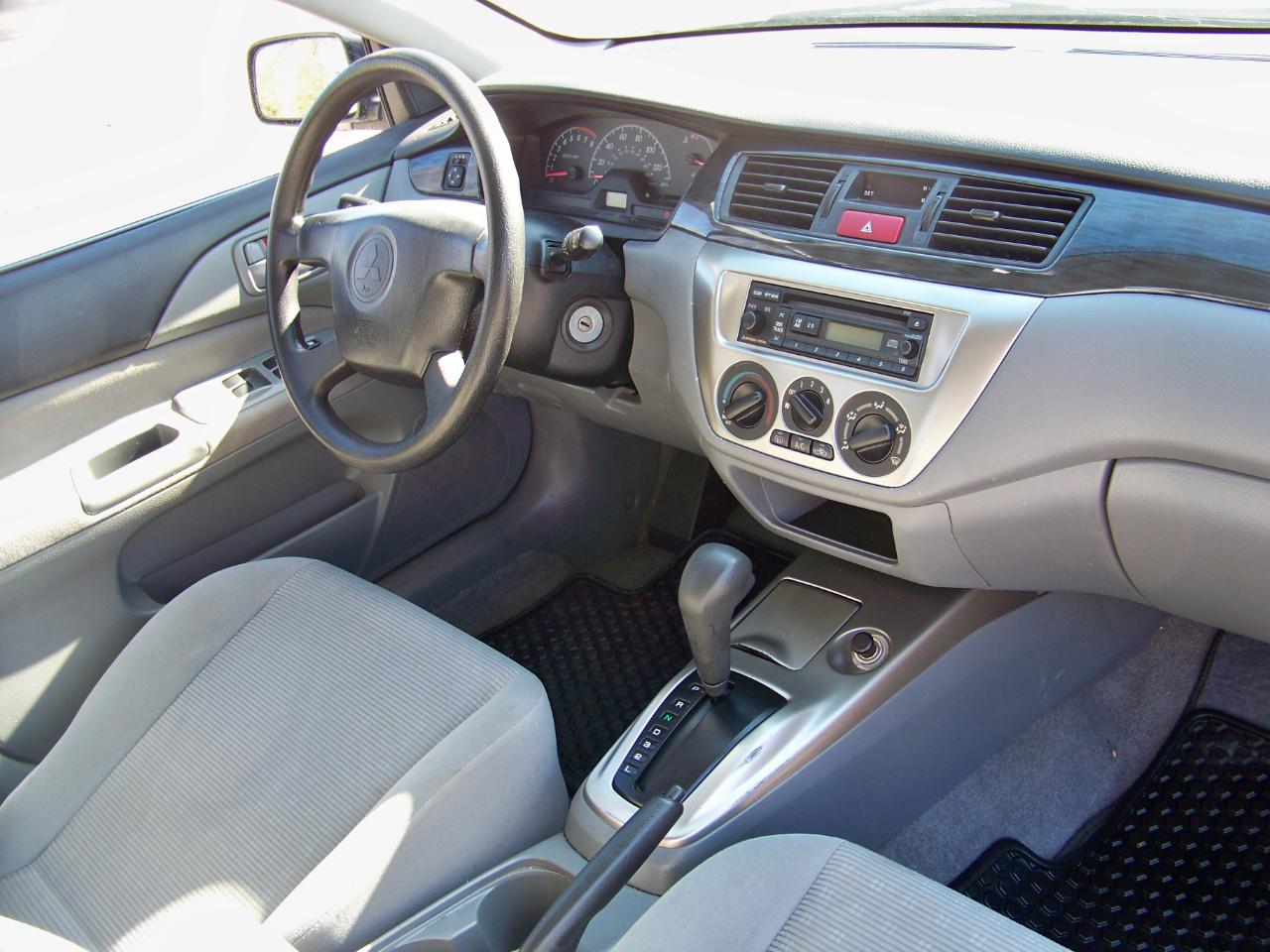 Mitsubishi Lancer ES 2005