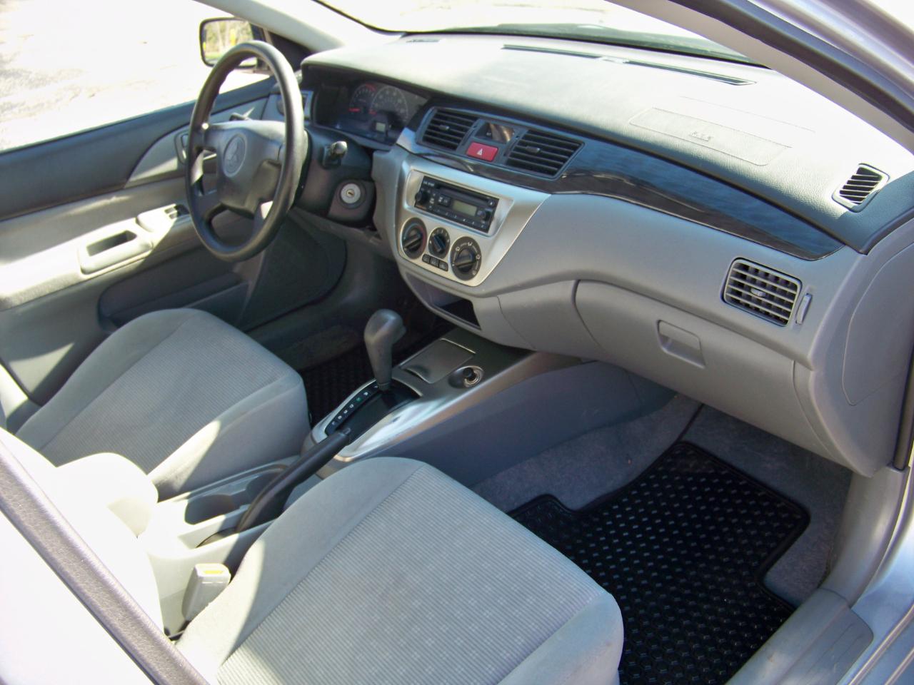 Mitsubishi Lancer ES 2005