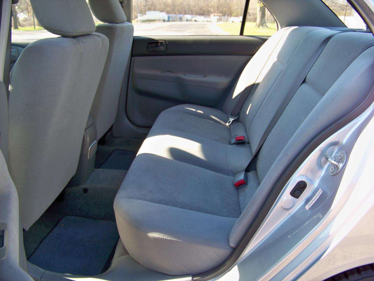 Mitsubishi Lancer ES 2005