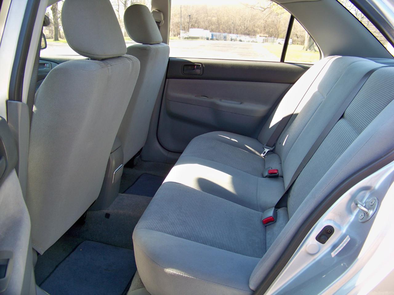 Mitsubishi Lancer ES 2005