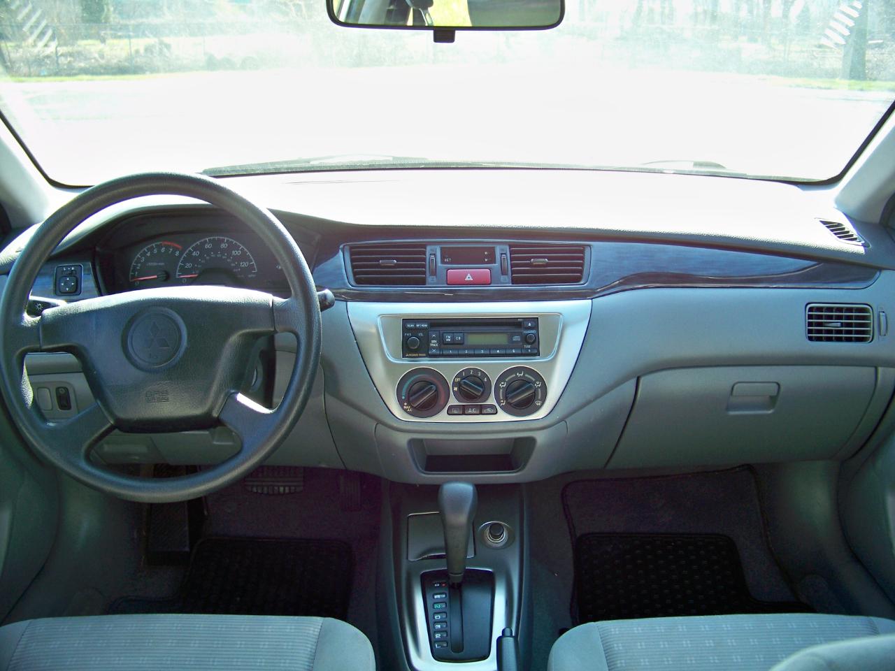 Mitsubishi Lancer ES 2005