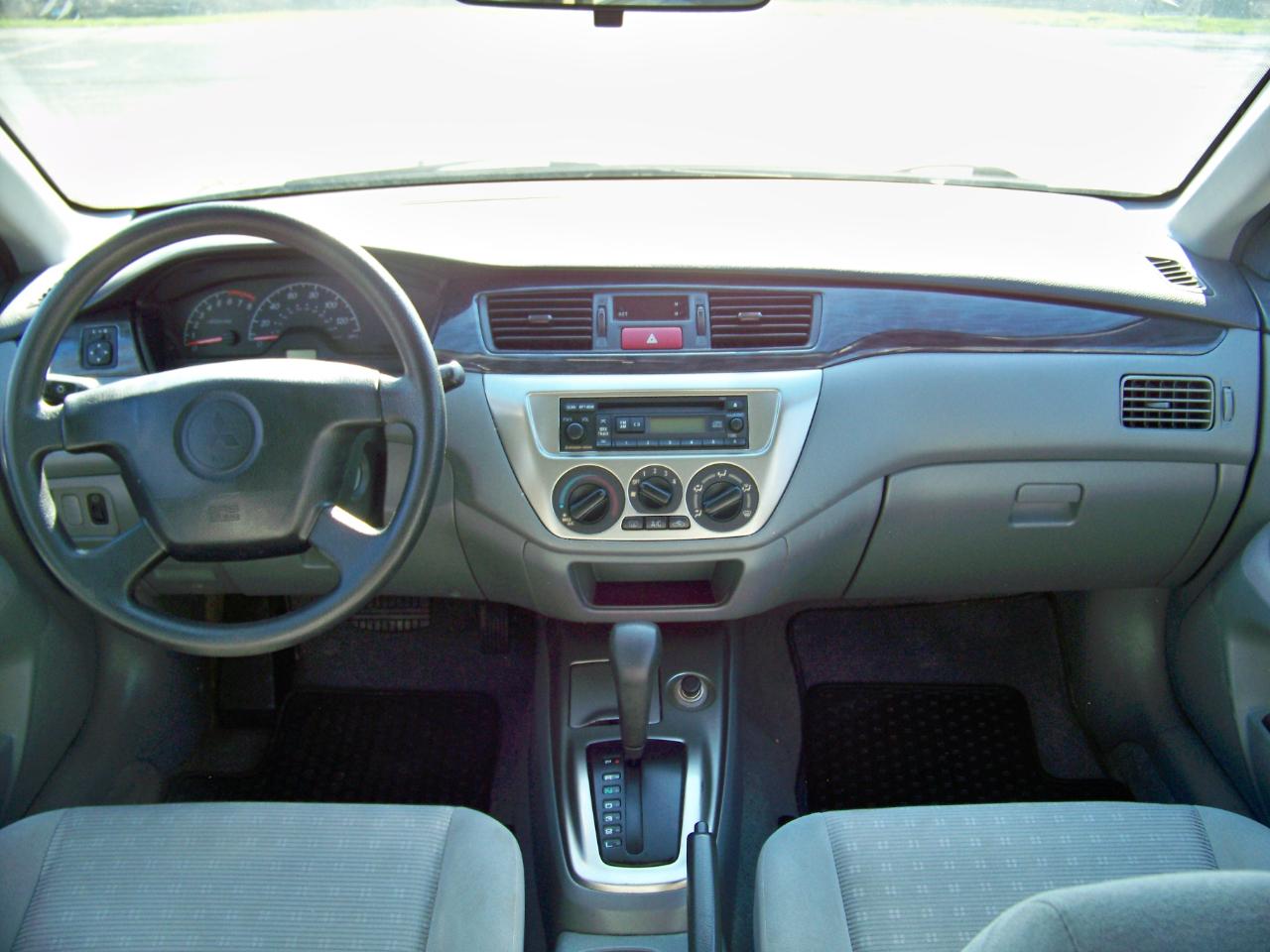 Mitsubishi Lancer ES 2005