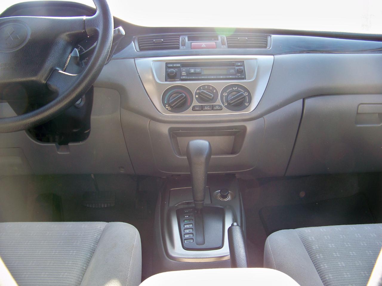 Mitsubishi Lancer ES 2005