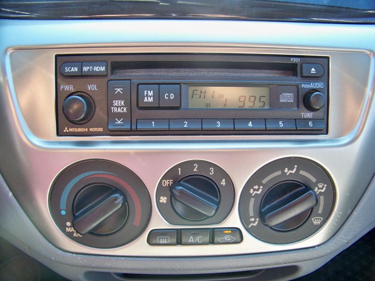 Mitsubishi Lancer ES 2005