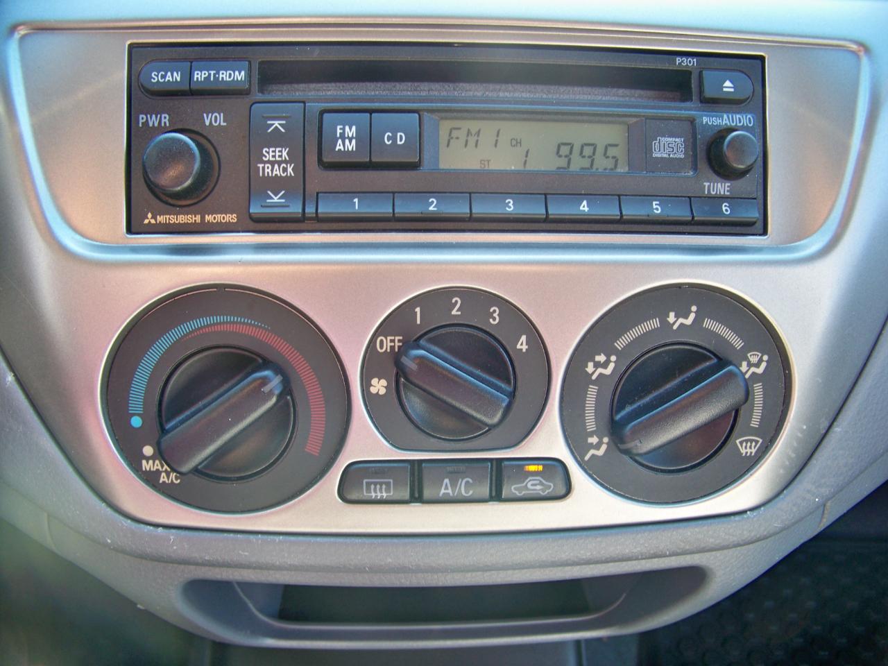 Mitsubishi Lancer ES 2005