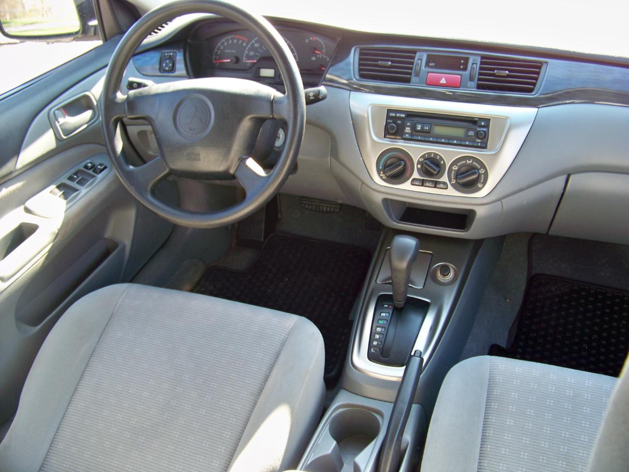 Mitsubishi Lancer ES 2005