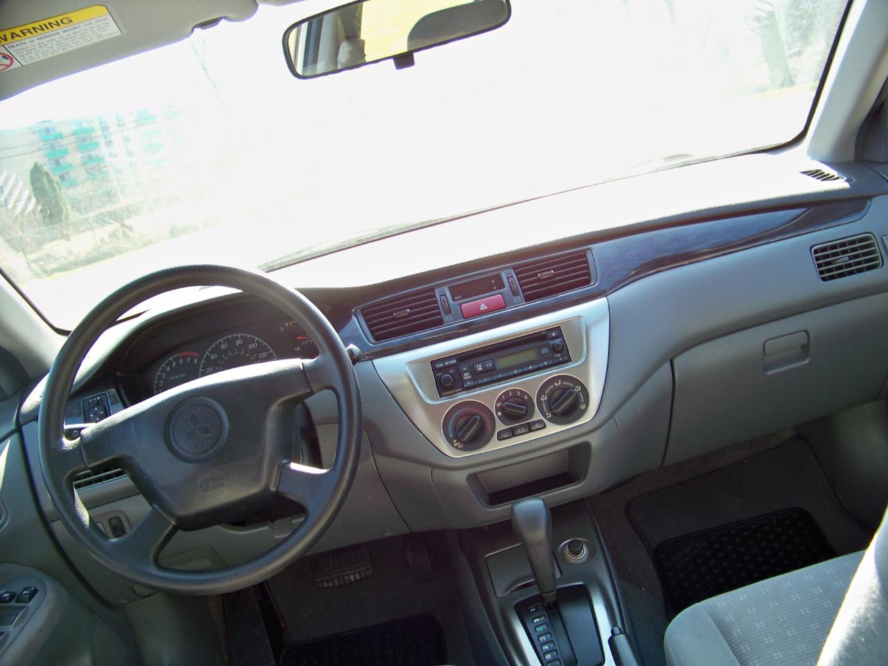 Mitsubishi Lancer ES 2005