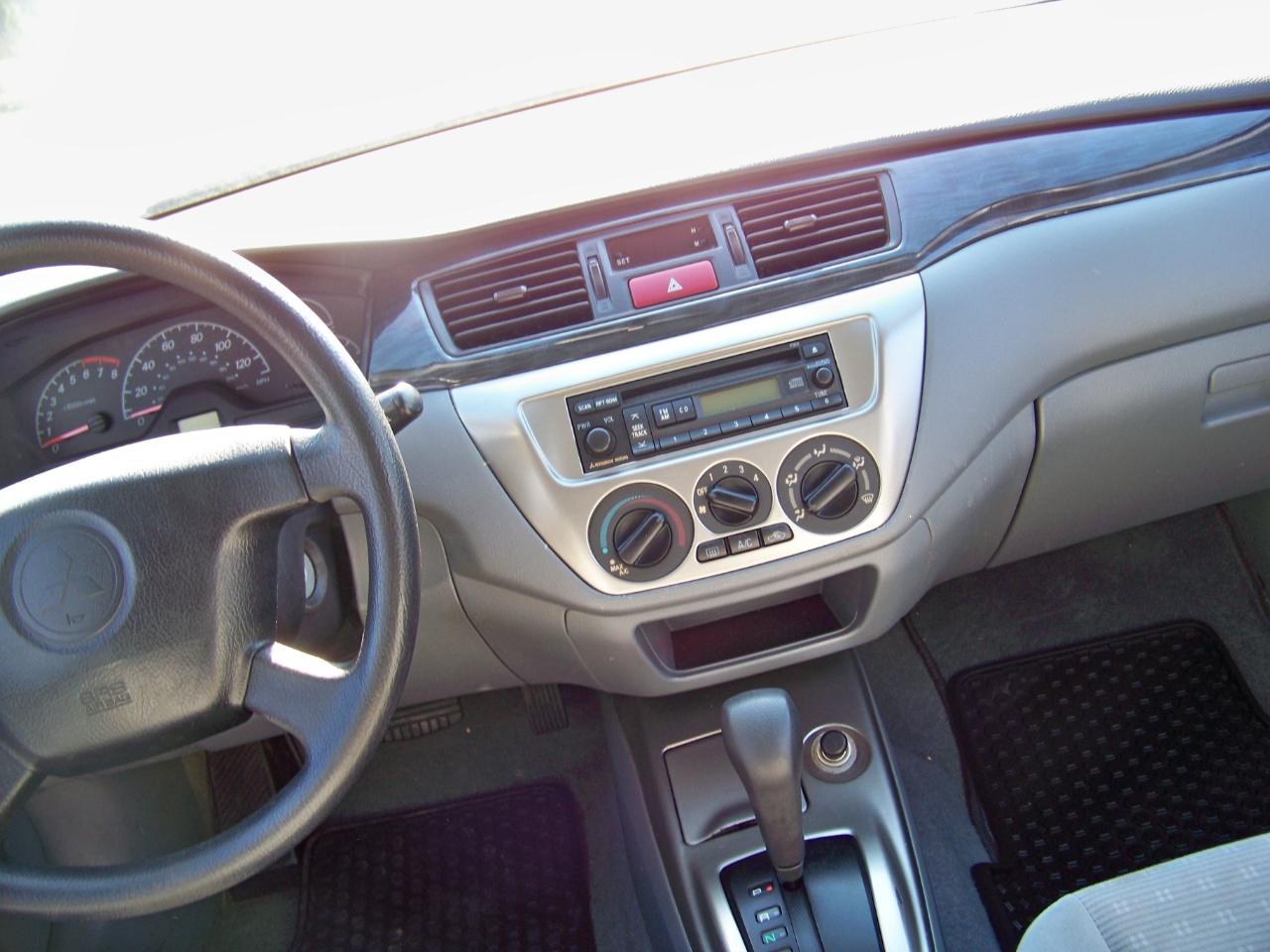 Mitsubishi Lancer ES 2005