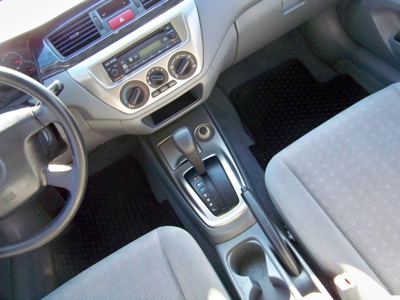 Mitsubishi Lancer ES 2005