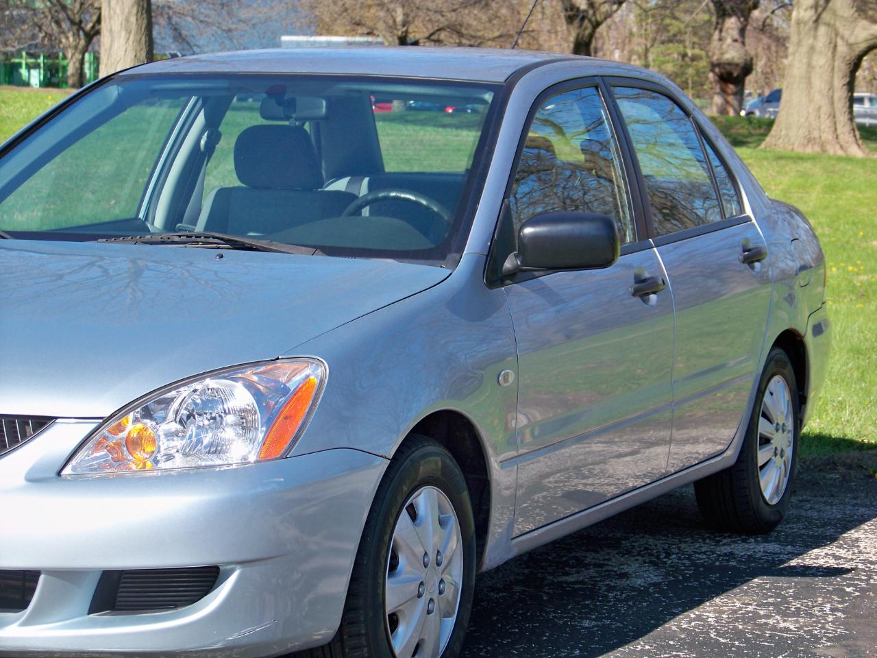 Mitsubishi Lancer ES 2005