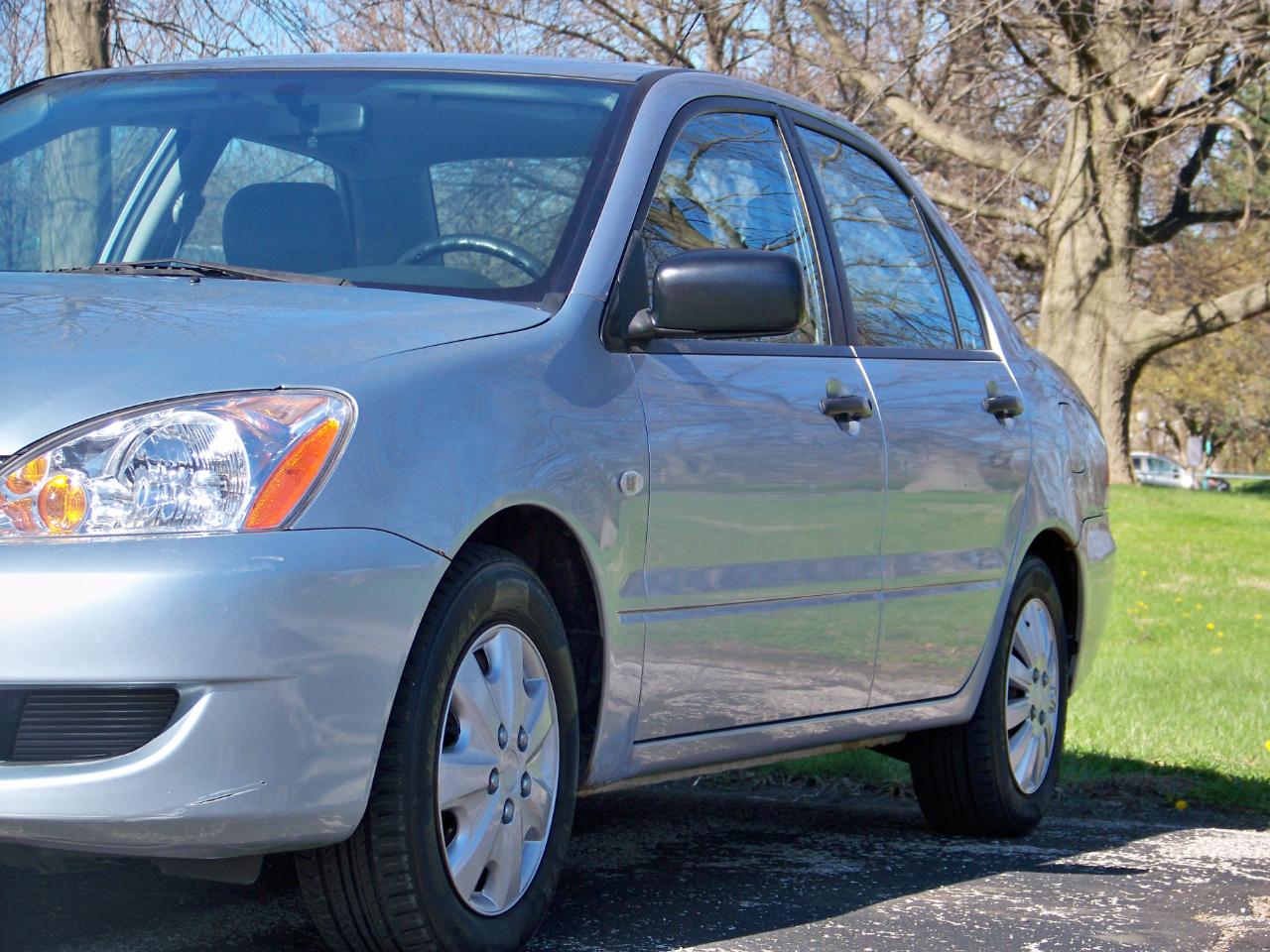 Mitsubishi Lancer ES 2005