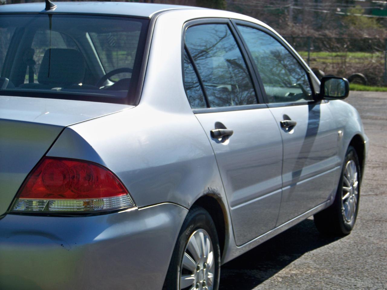 Mitsubishi Lancer ES 2005