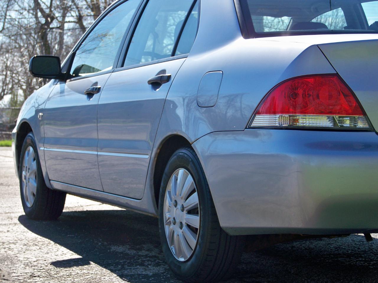 Mitsubishi Lancer ES 2005