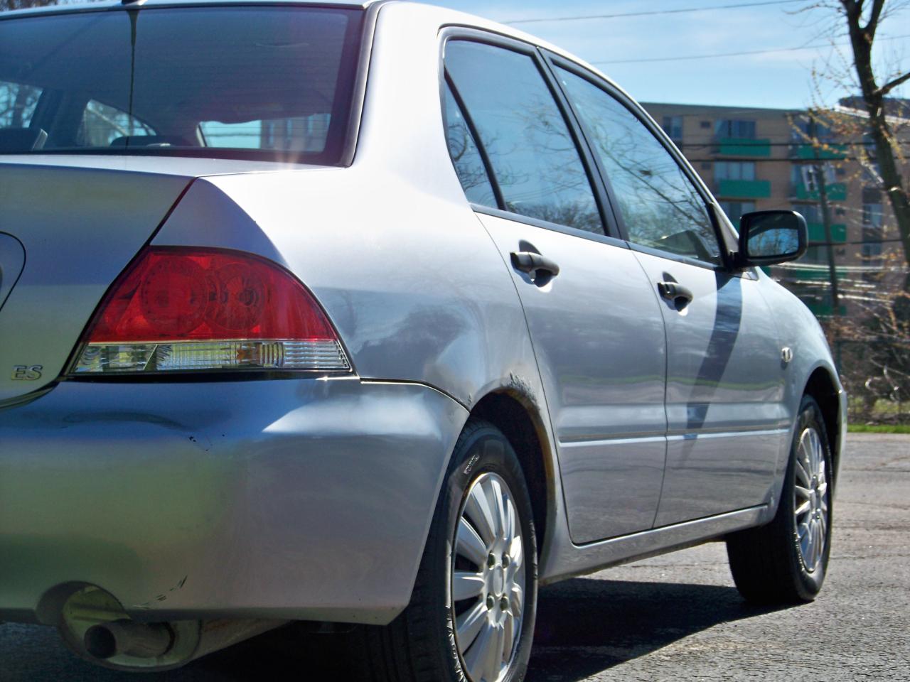 Mitsubishi Lancer ES 2005