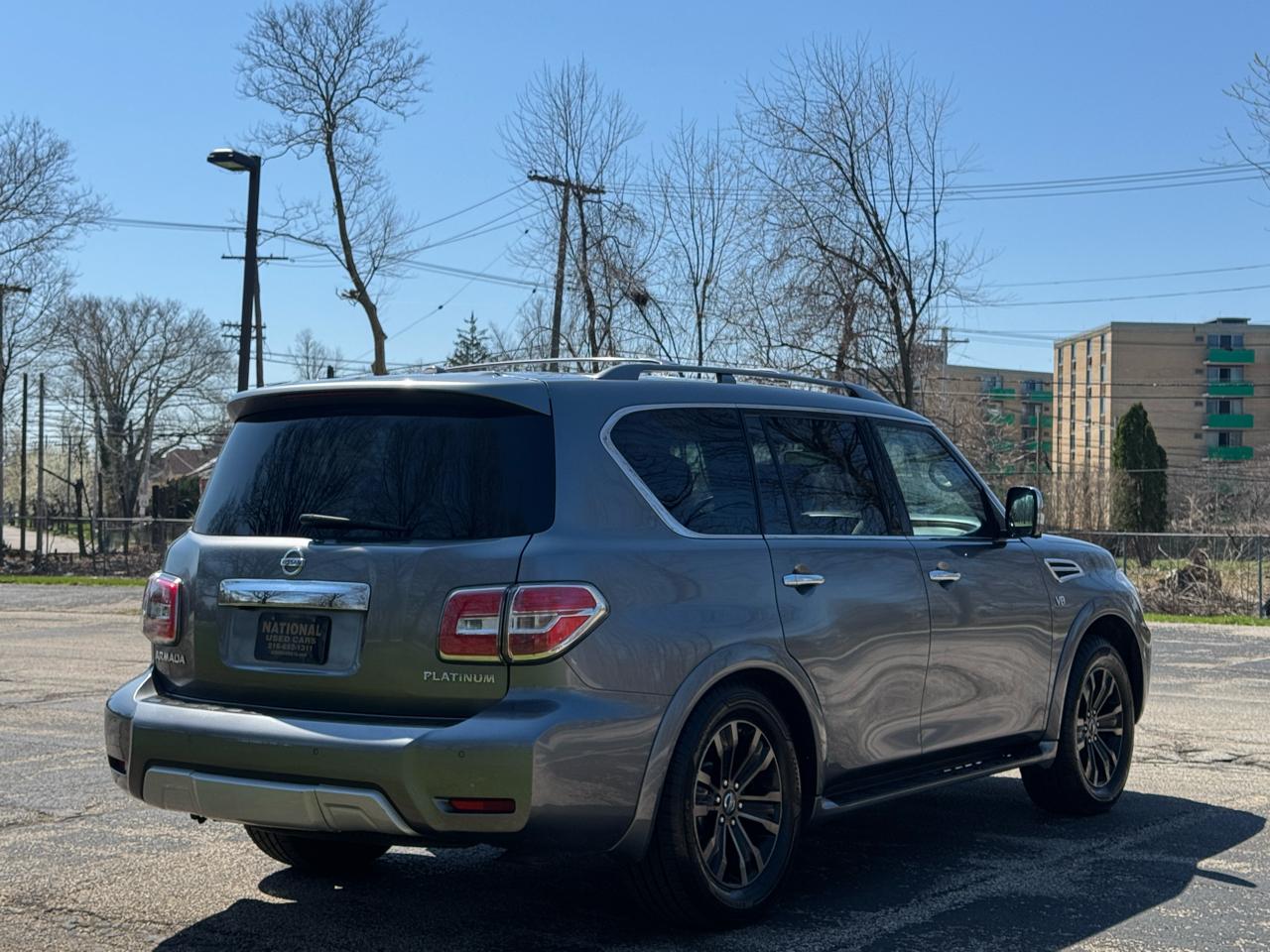 Nissan Armada Platinum AWD 2017