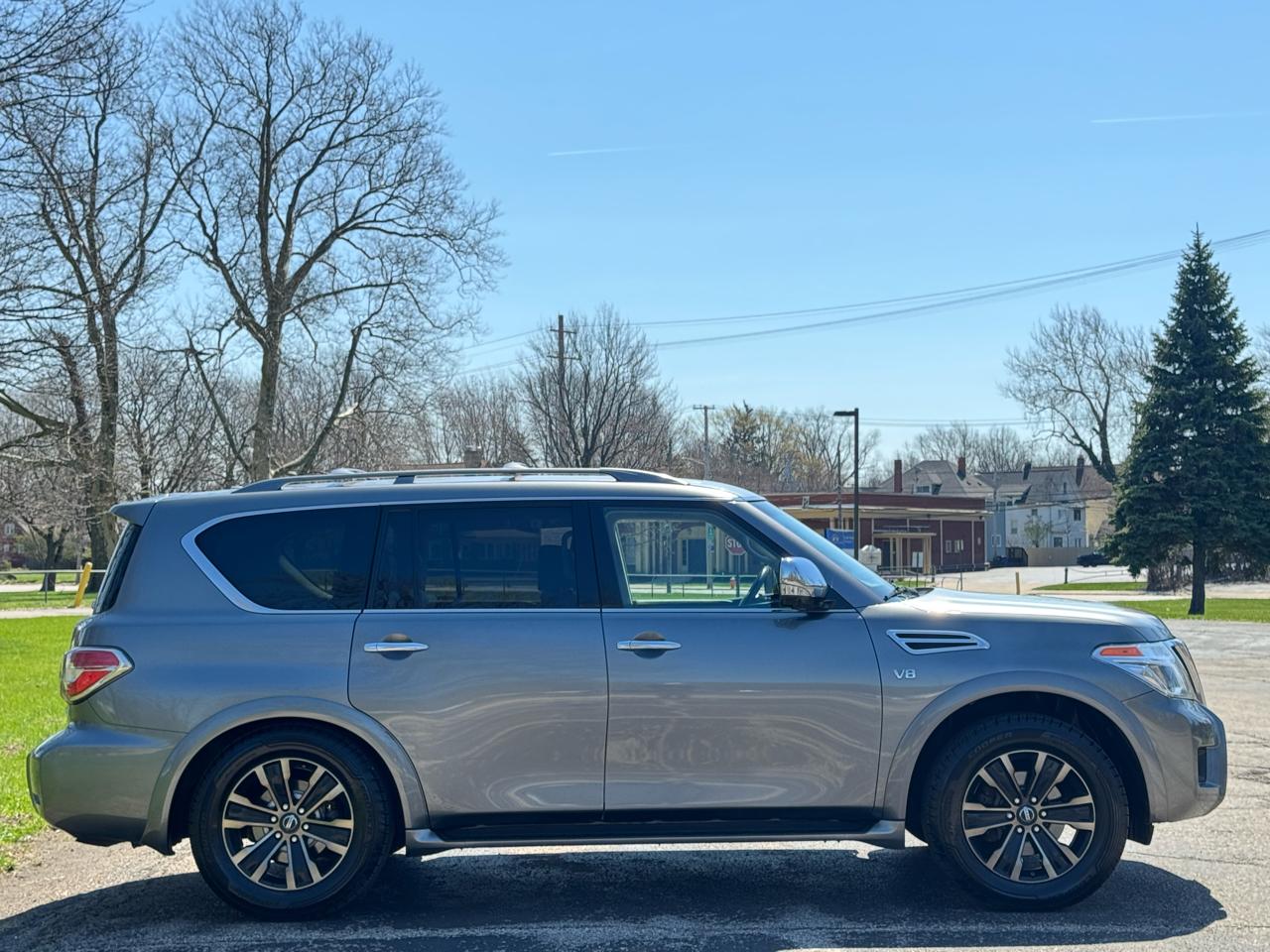 Nissan Armada Platinum AWD 2017