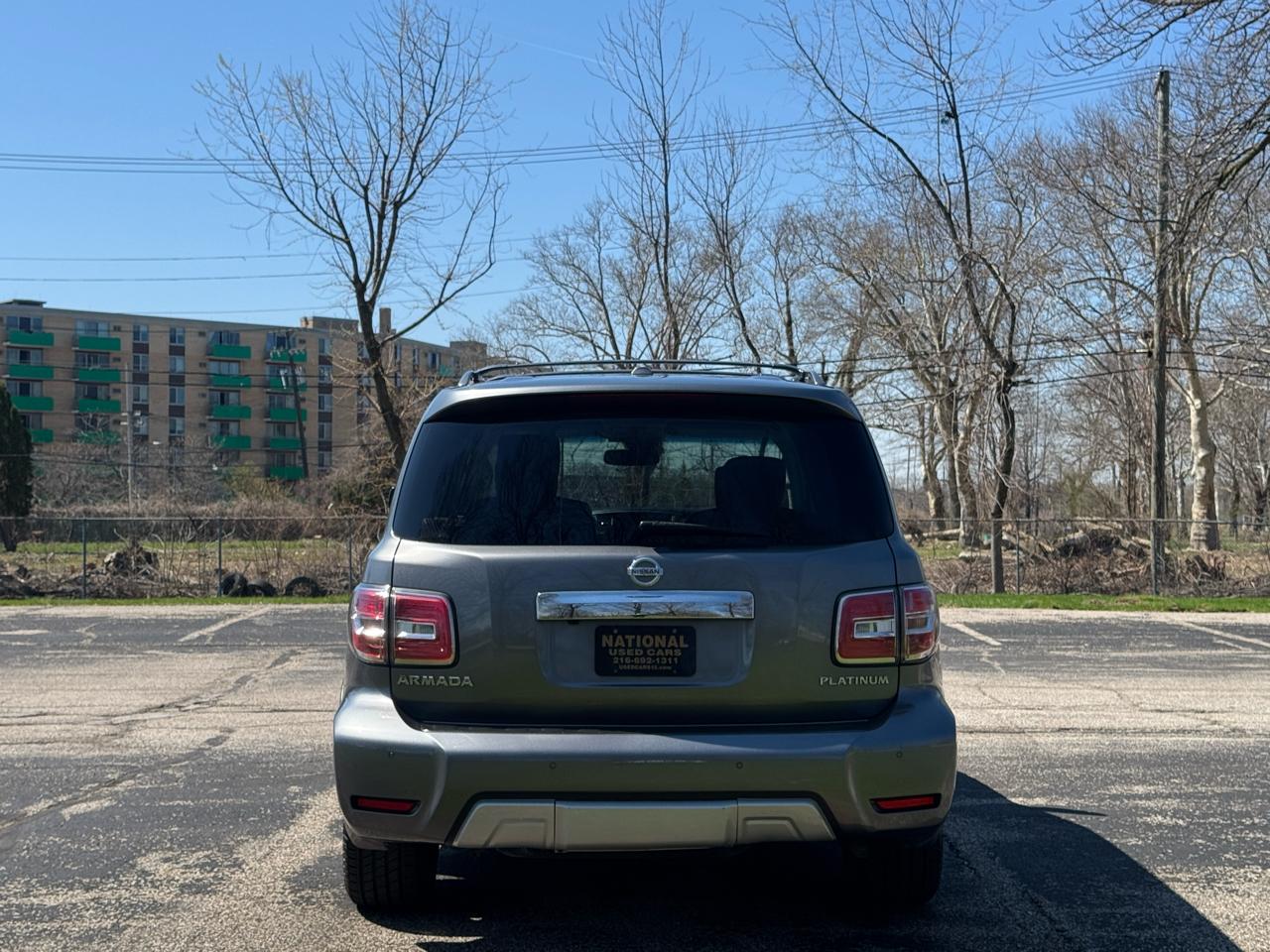 Nissan Armada Platinum AWD 2017